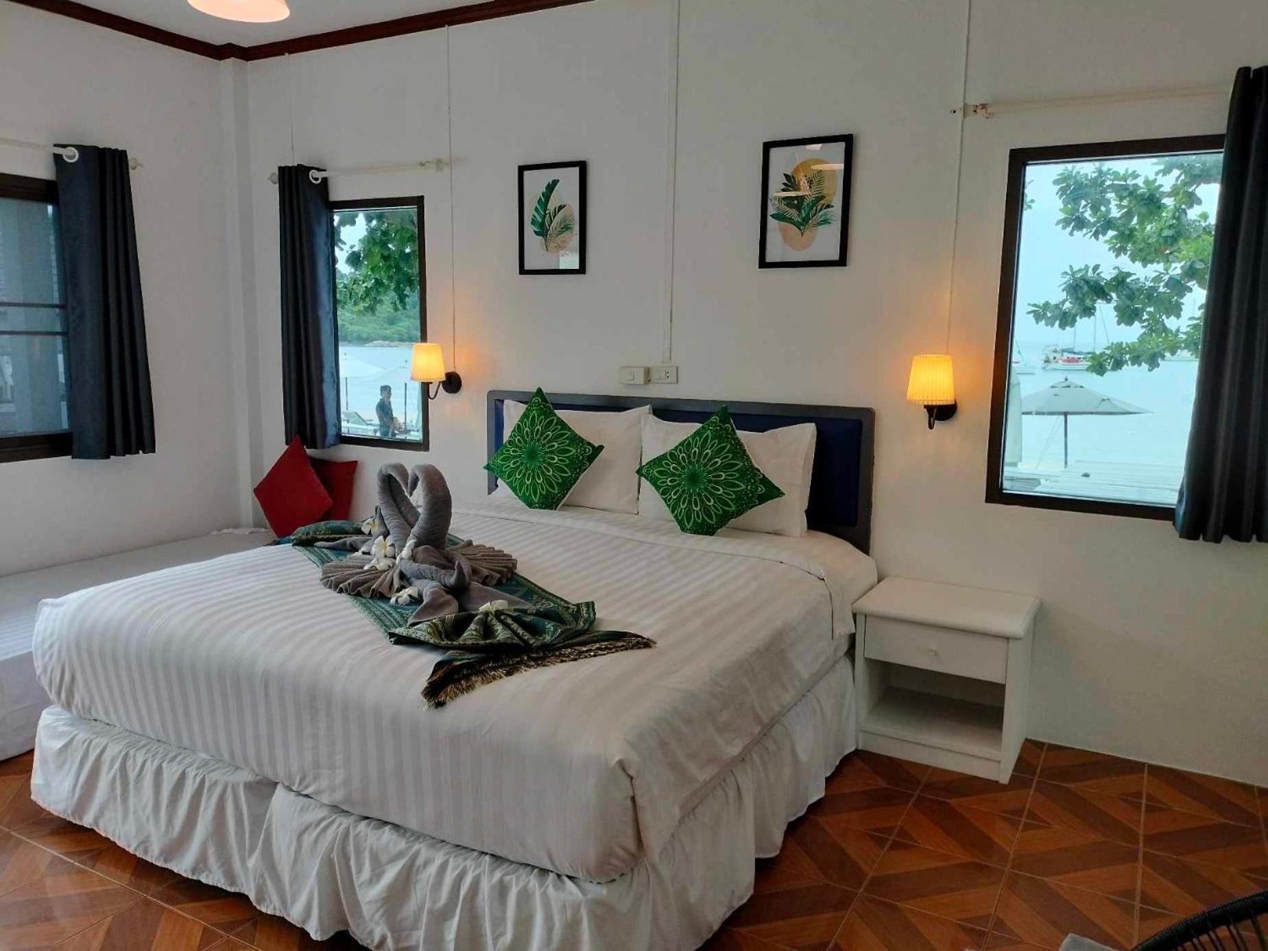 Bay Beach Resort Choeng Mon Buitenkant foto